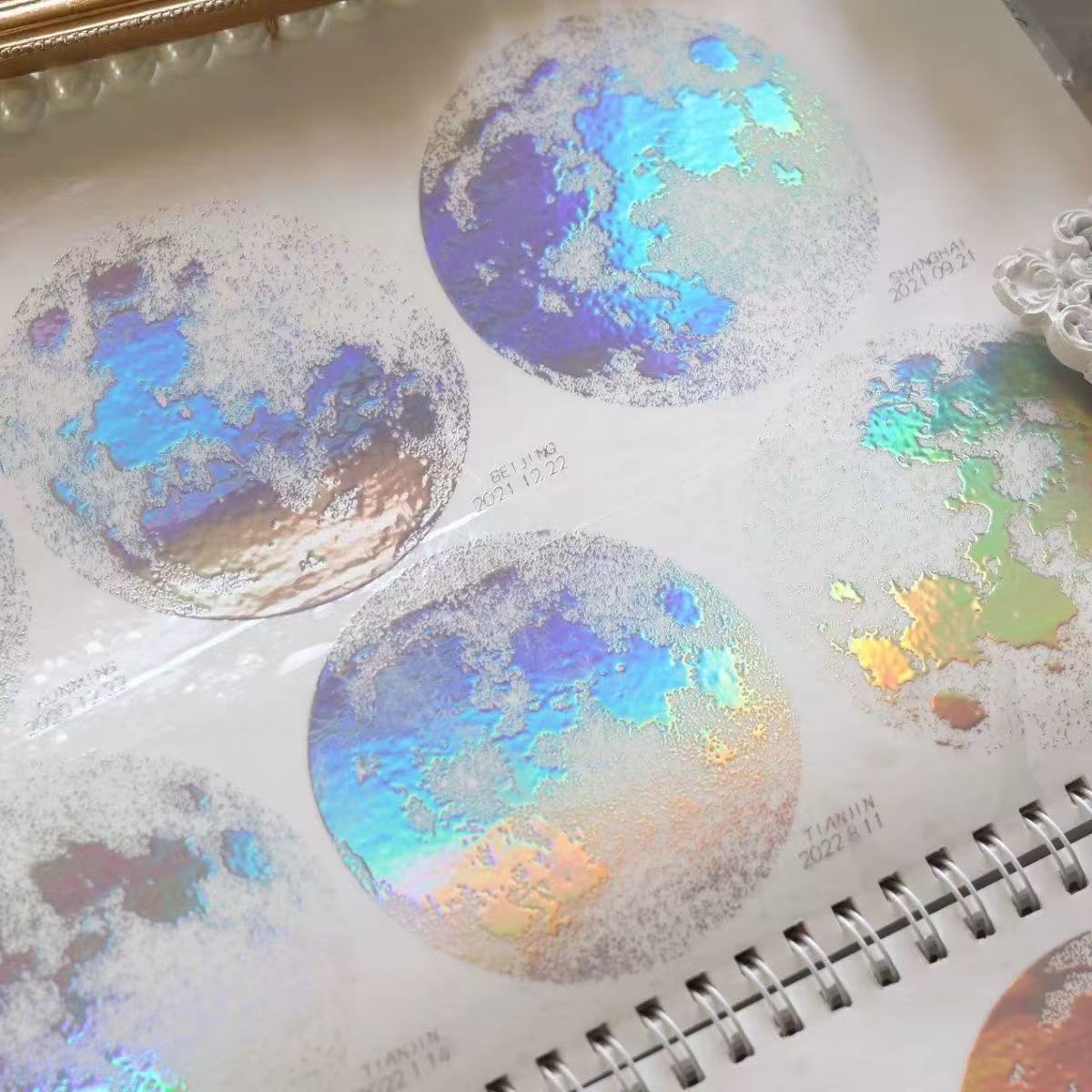 Big Moon Iridescent Glow PET Tape (8 x 100 cm) 1 loop