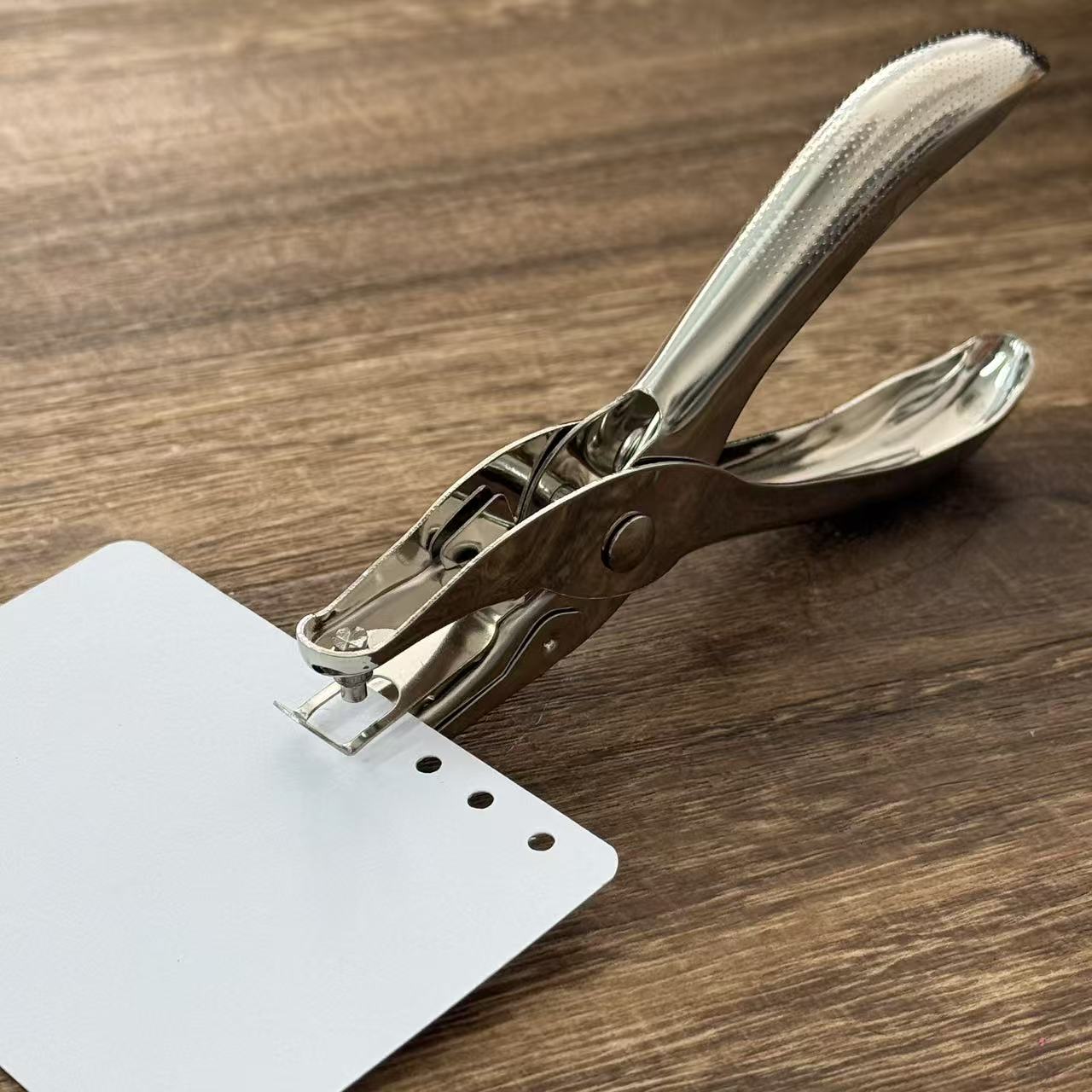 Single Hole Puncher
