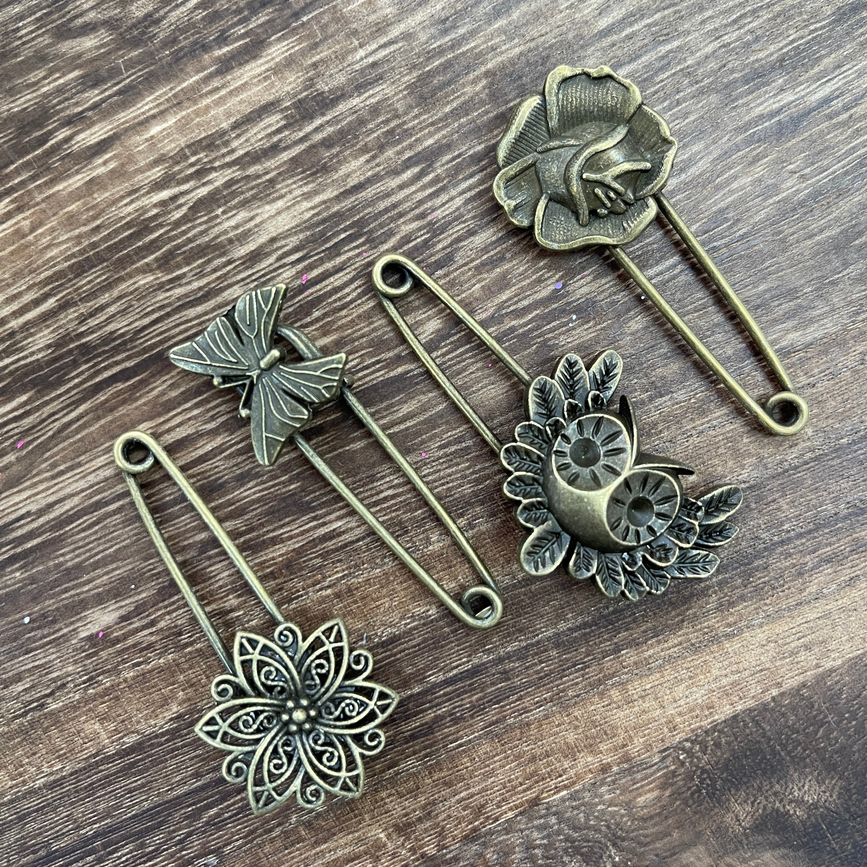 1029 Vintage brooch 1 pack 1 pcs