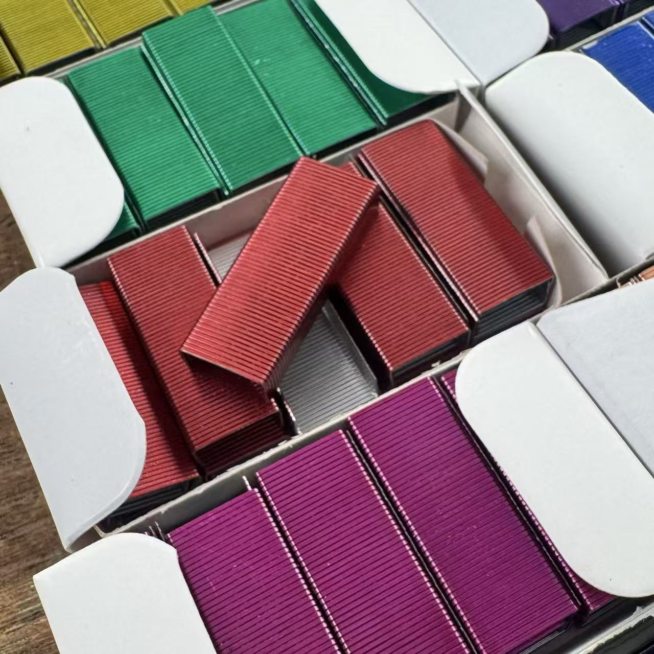 0913 Colored Staples 1 set 9 pack