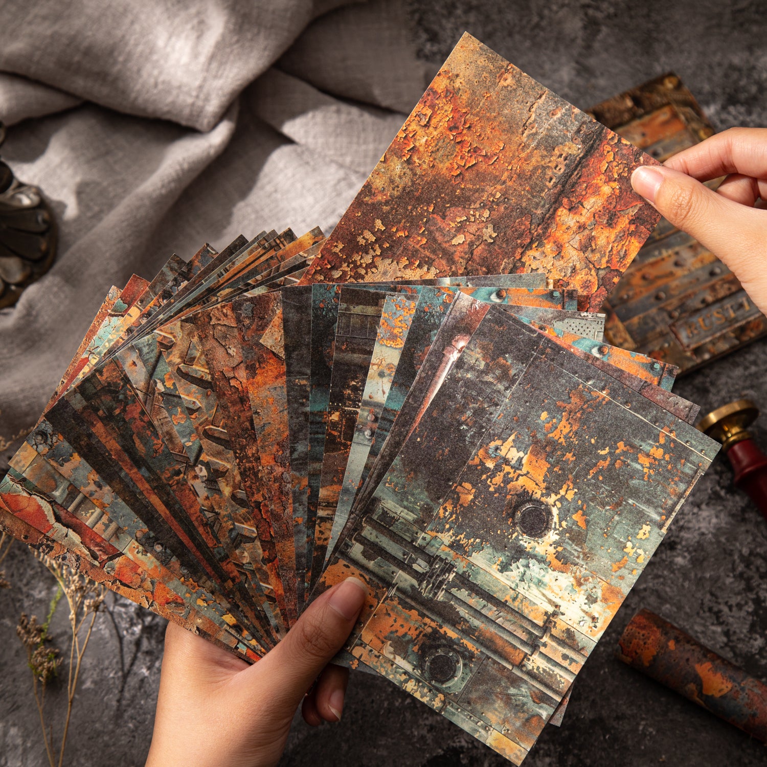 Rust trail paper -30Pcs each pack
