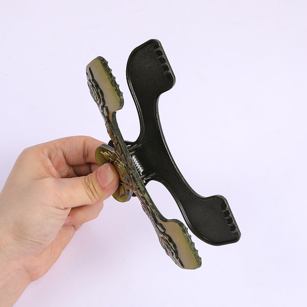 Vintage embossed pattern zinc alloy clip