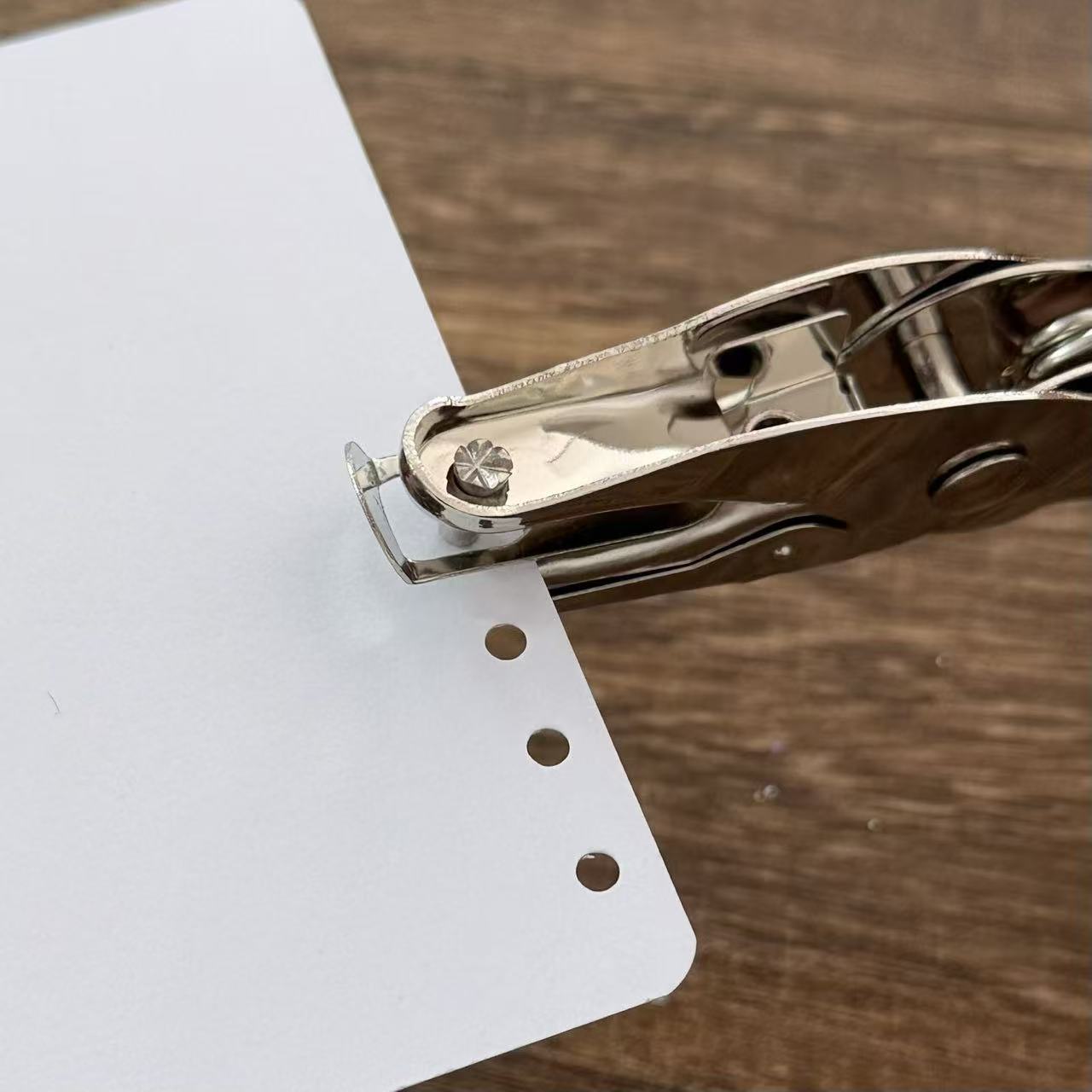 Single Hole Puncher