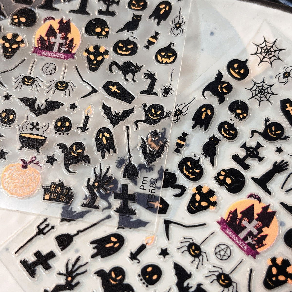 Black Halloween flat mini sticker – view 3