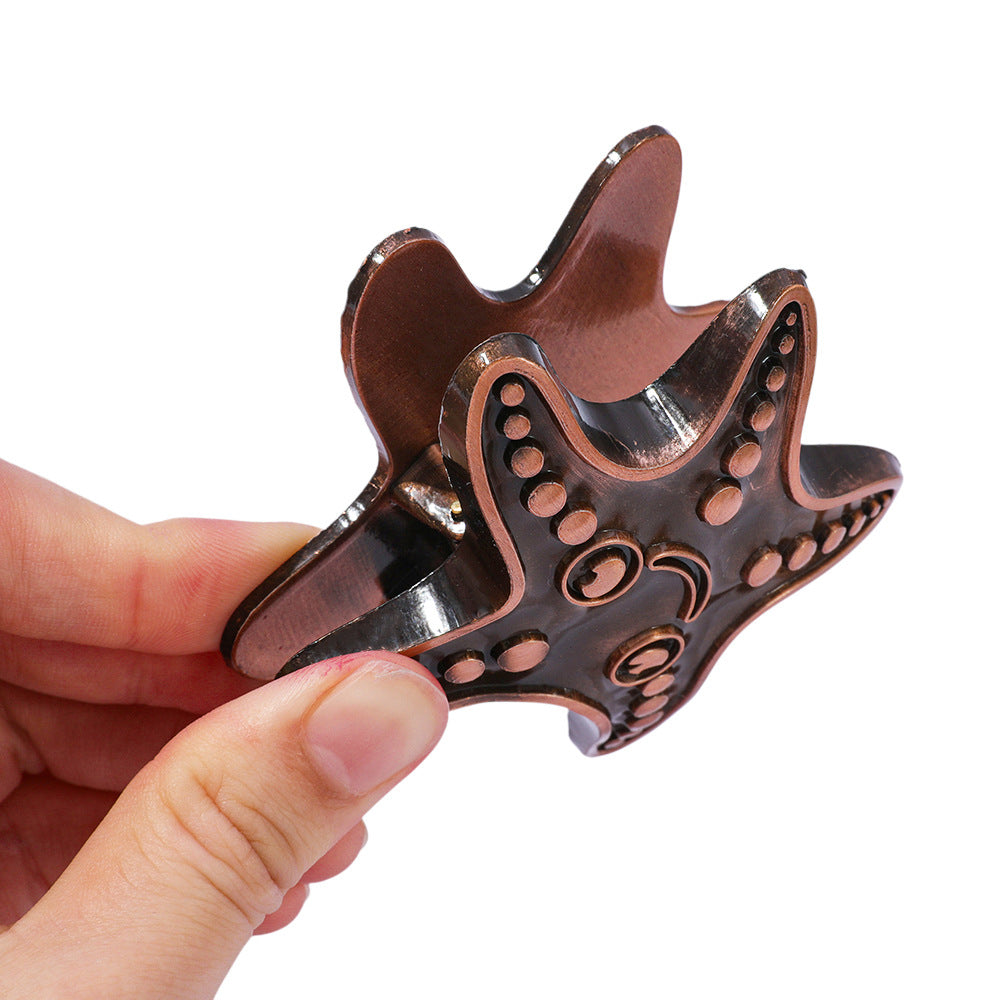 Clip in hand