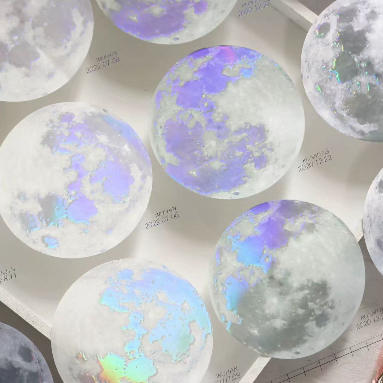Big Moon Iridescent Glow PET Tape (8 x 100 cm) 1 loop