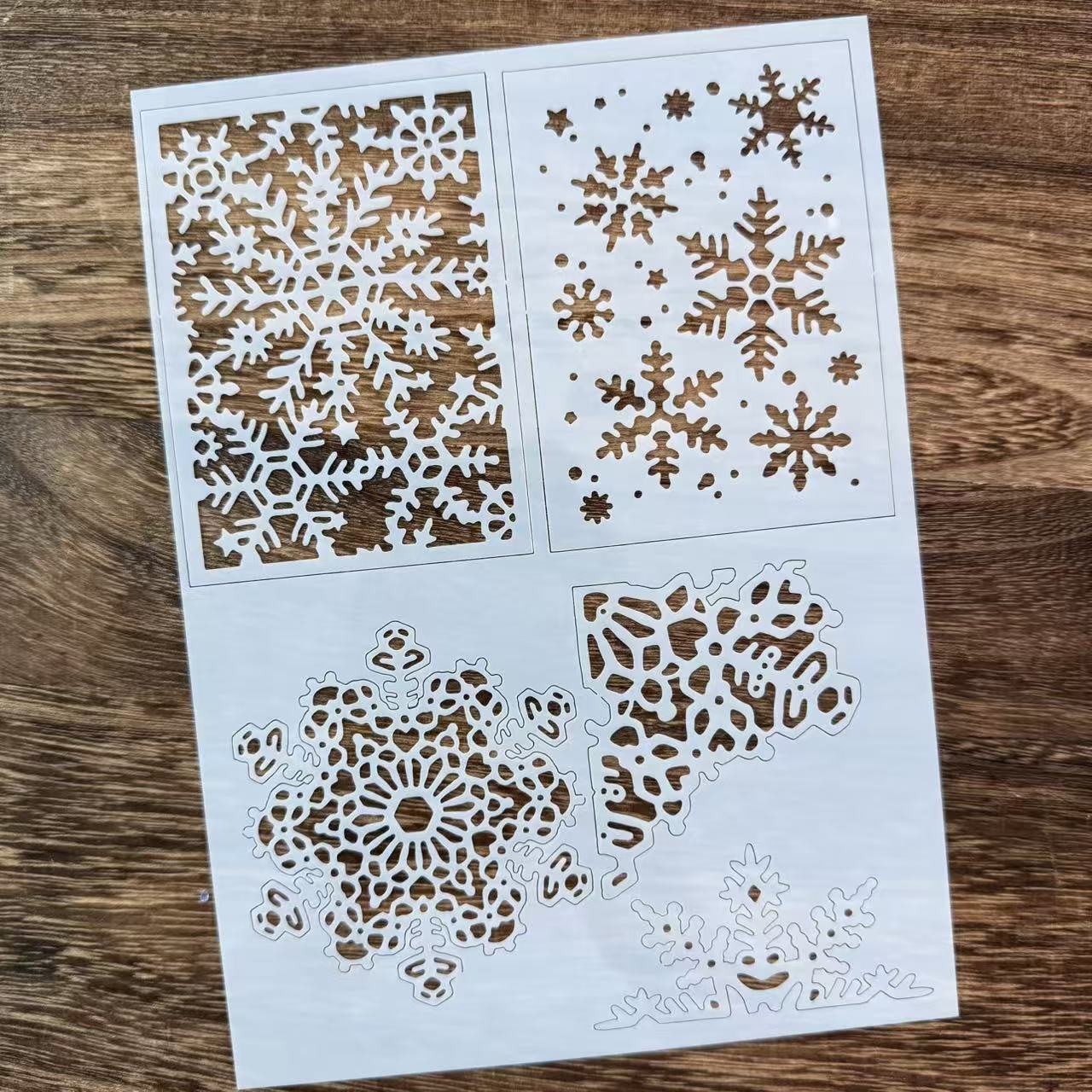 1108 Snowflake pattern stencil 14.8CM*20.3CM