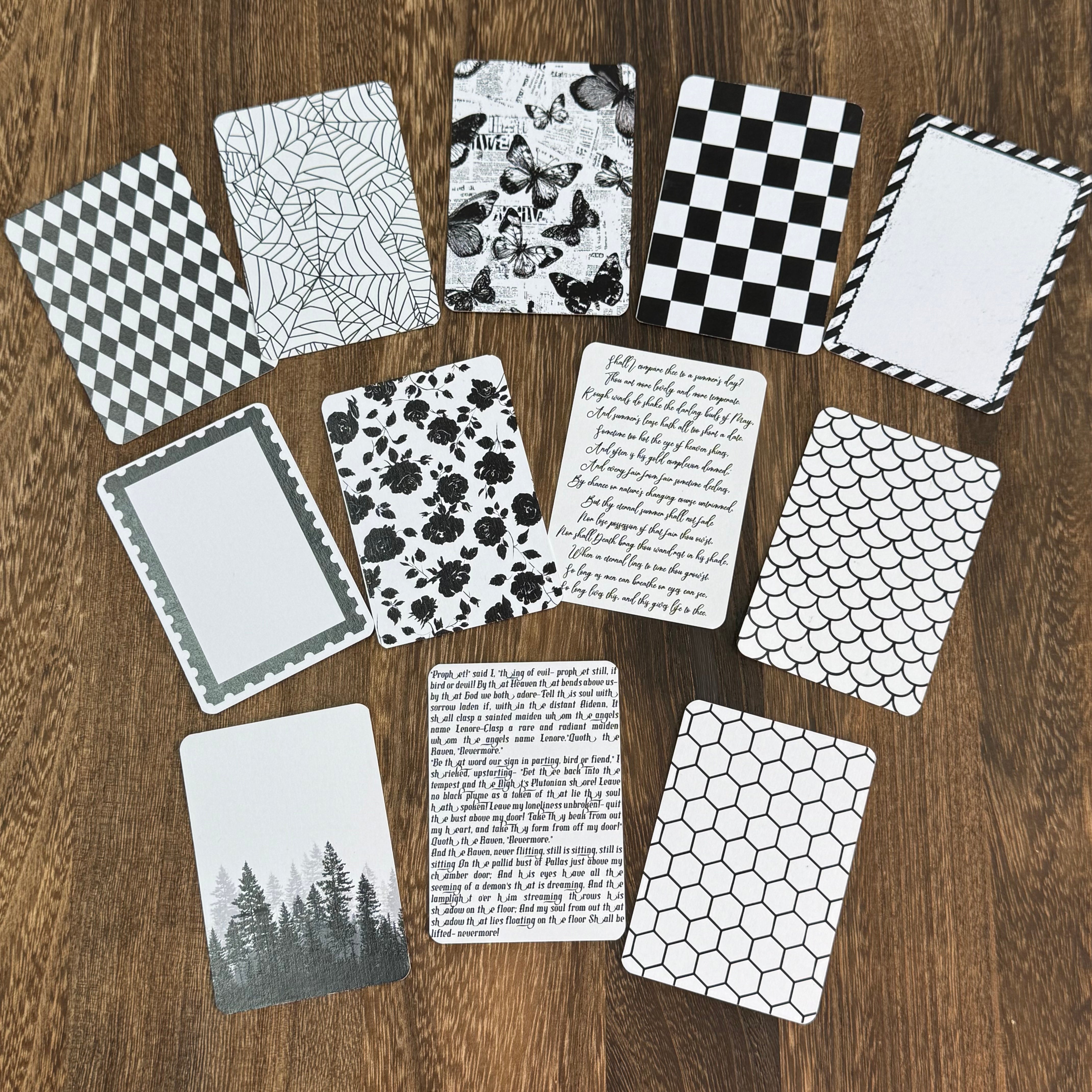 0714 Black and white ATC card pack