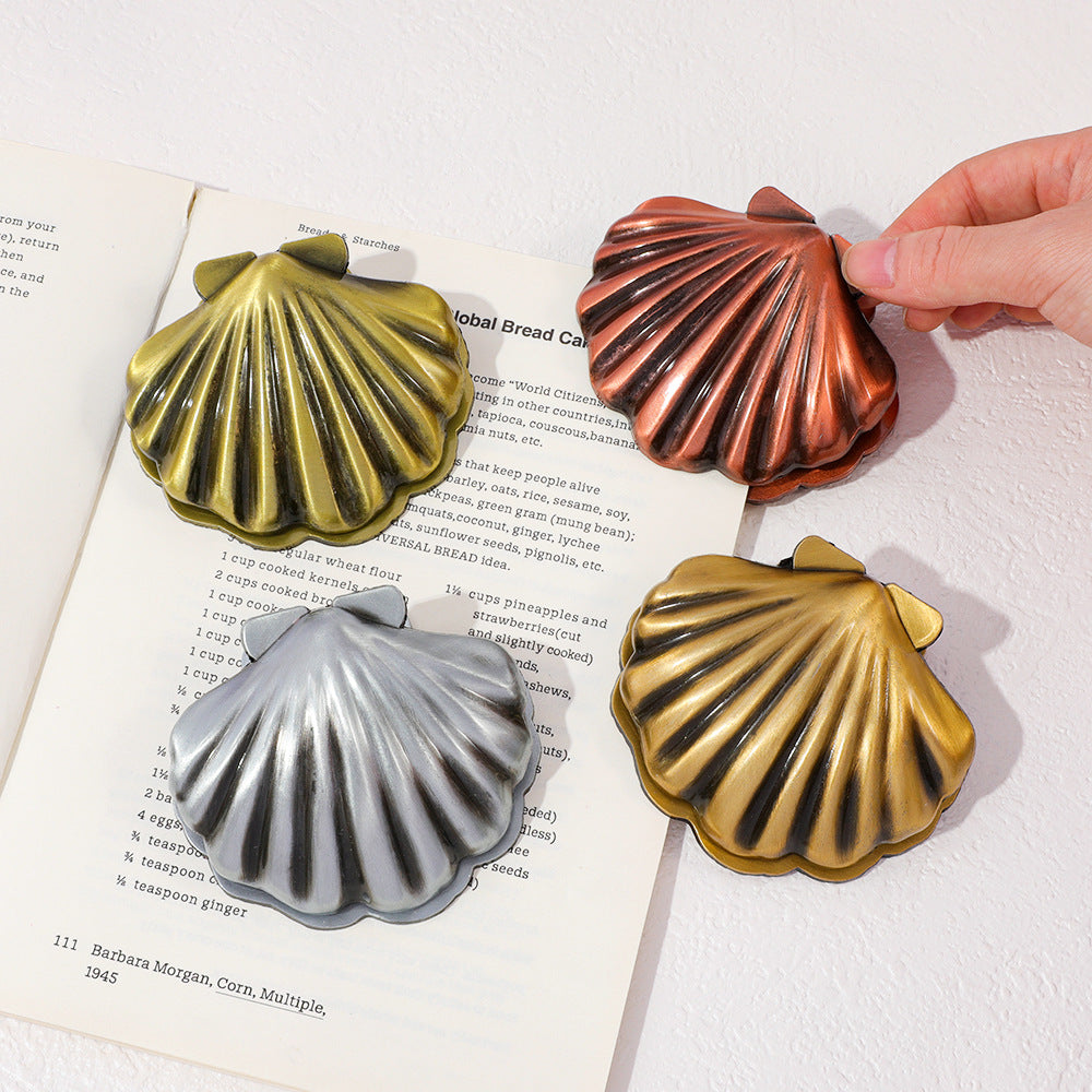 0917 Vintage Metal shell clip
