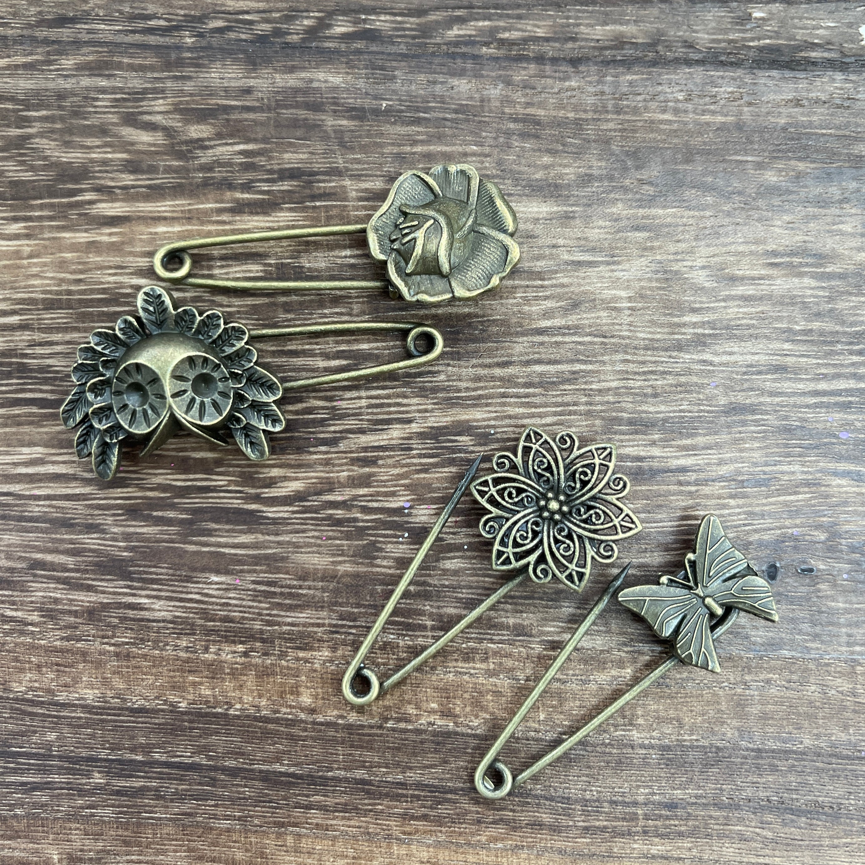 1029 Vintage brooch 1 pack 1 pcs