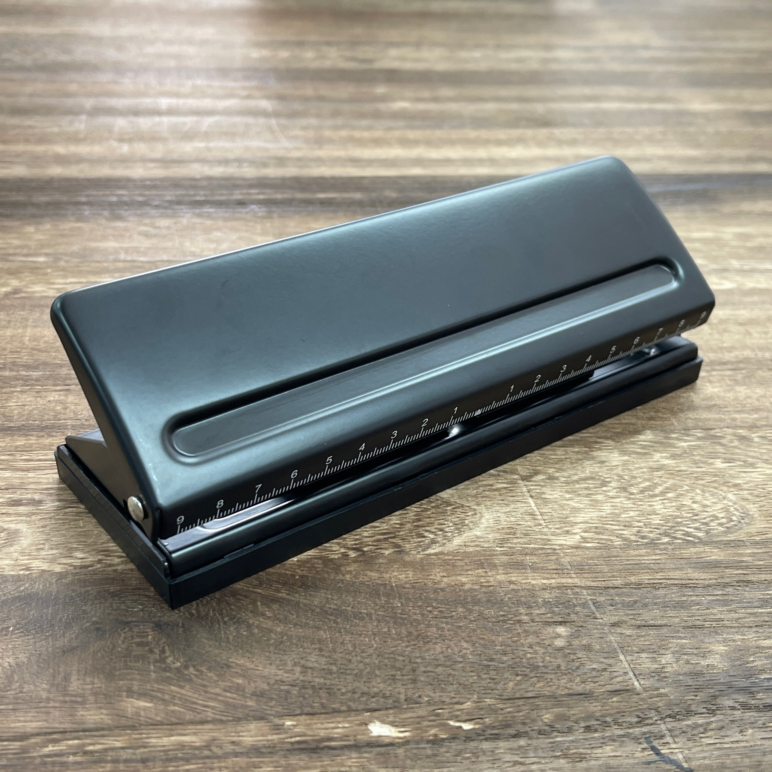 0628 Adjustable 6 Hole Punch:  Capacity for A4 / A5 / A6 / Personal/Pocket Size