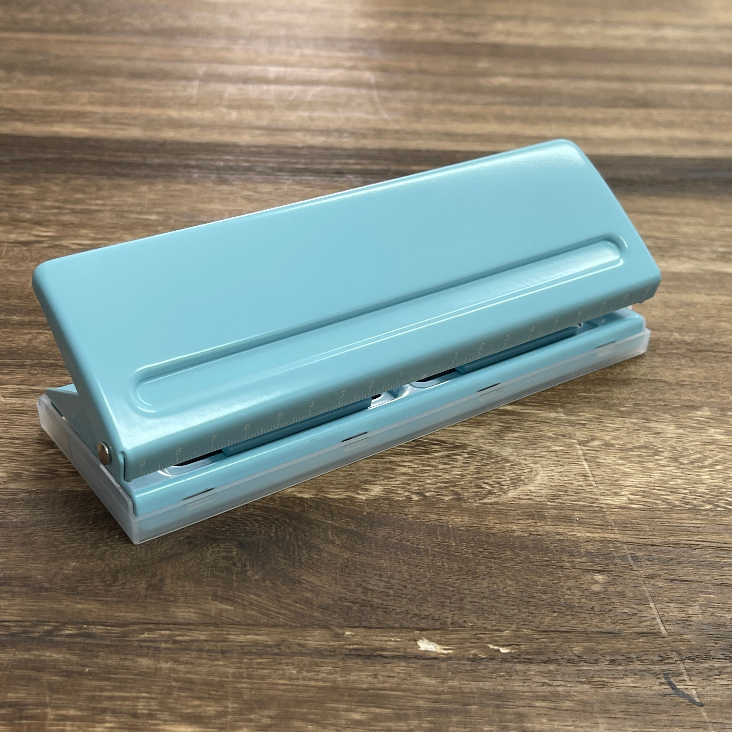 0628 Adjustable 6 Hole Punch:  Capacity for A4 / A5 / A6 / Personal/Pocket Size