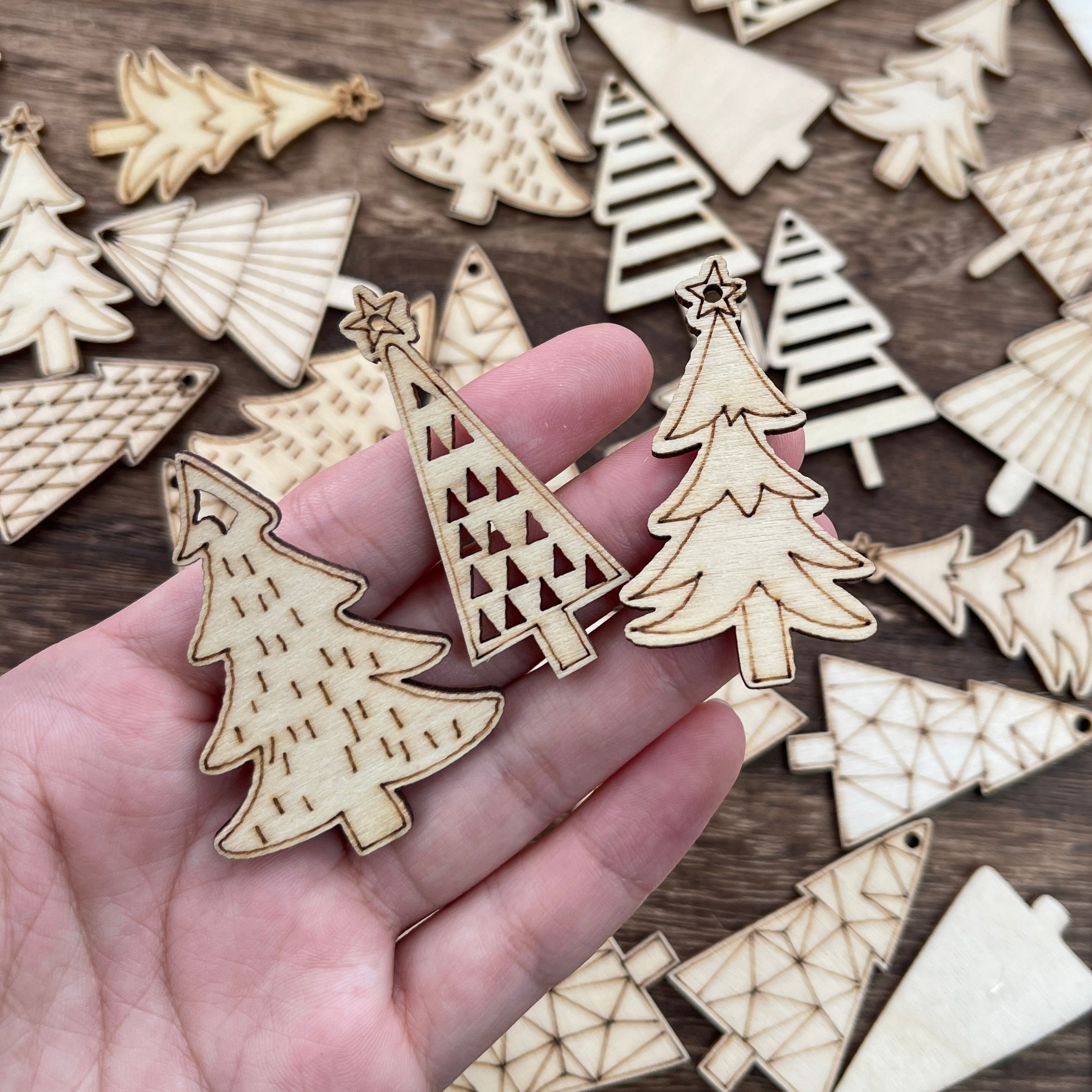 1121 Christmas tree wood chips 1 pack 50 pcs