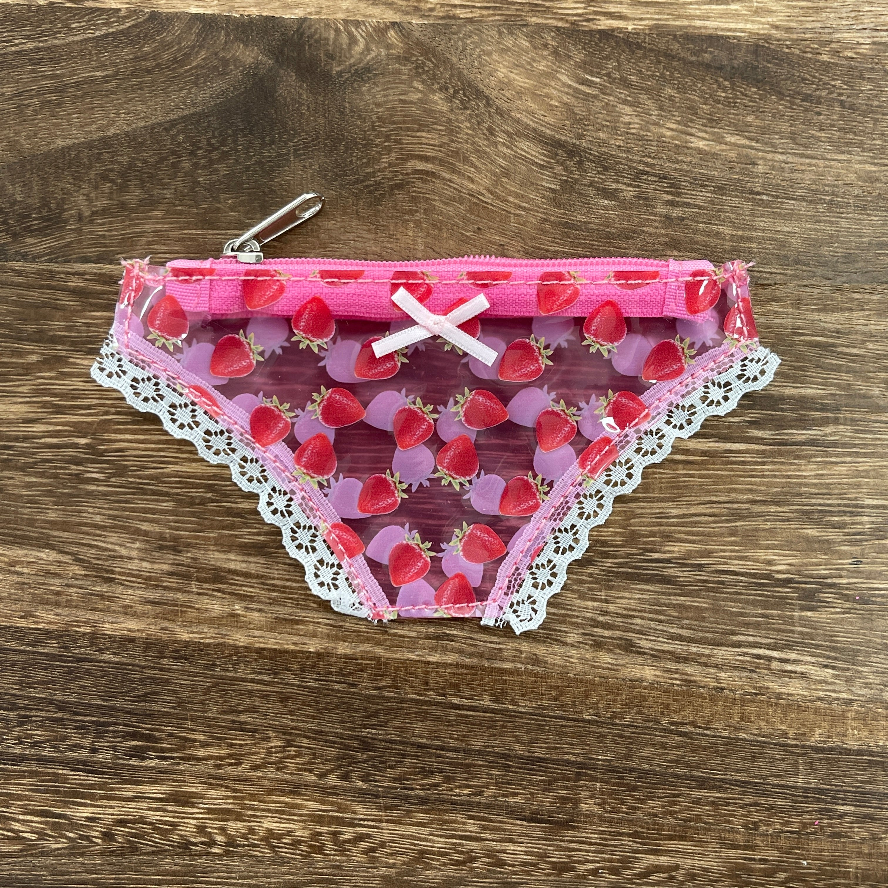 1129 Small Underwear-shaped storage bag 14.5cm*7.9cm