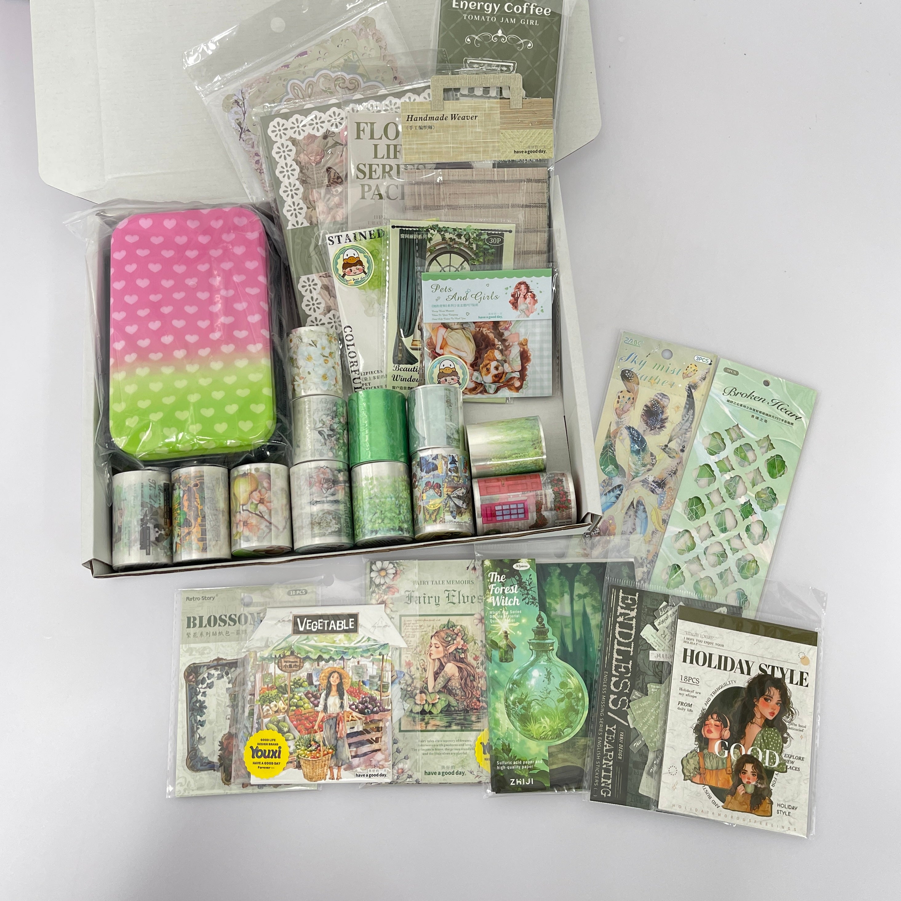 1211 B118 Green journaling supplies mixed bundle