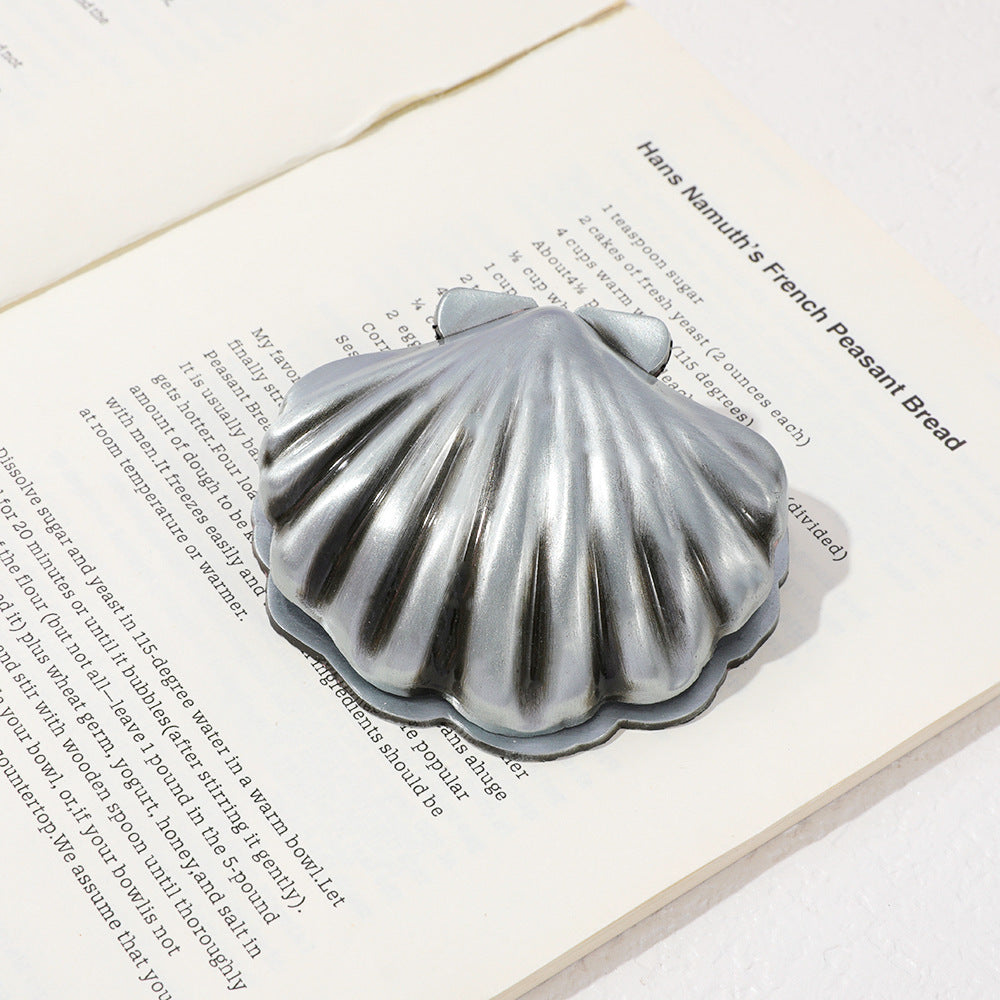0917 Vintage Metal shell clip