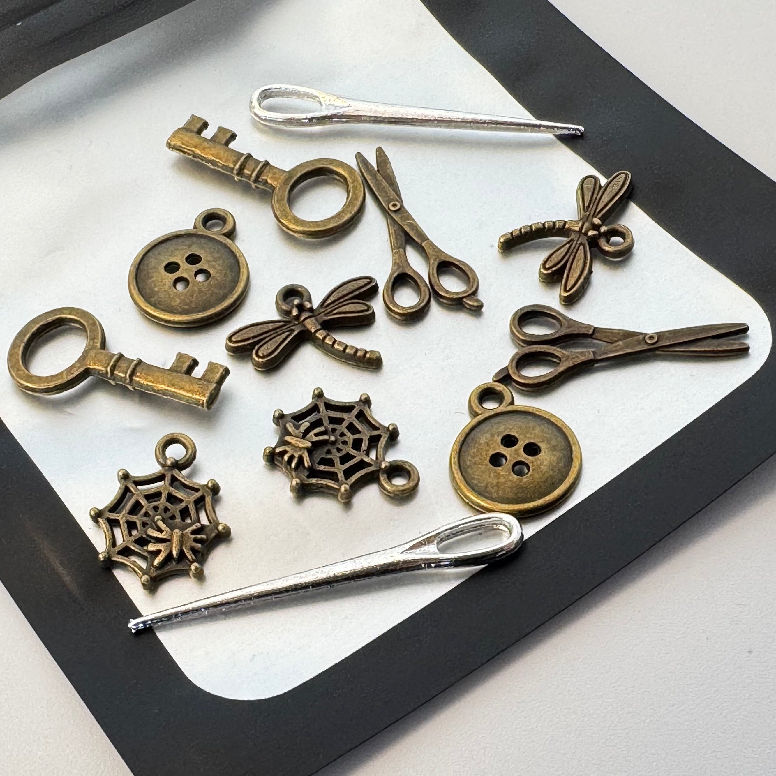 Caroline-Themed Charms 12 pcs